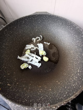 白菜福丸鲜虾煲的做法步骤：3