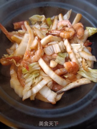 白菜福丸鲜虾煲的做法步骤：8
