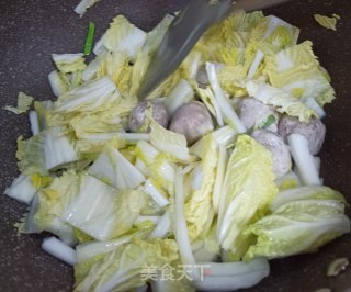 白菜丸子豆腐汤的做法步骤：2