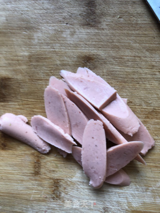 菠菜火腿肠汤的做法步骤：2