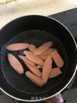 菠菜火腿肠汤的做法步骤：3