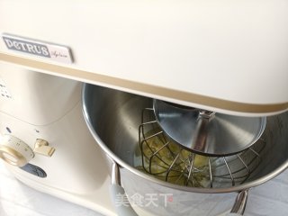 牛年主题蛋糕 呆萌可爱小牛蛋糕的做法步骤：5
