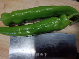 尖椒炒肉盖面的做法步骤：1