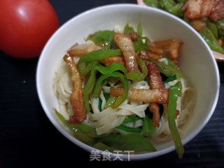 尖椒炒肉盖面的做法步骤：17