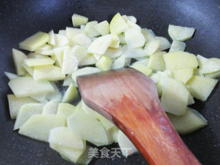 咸菜土豆片豆腐汤的做法步骤：3