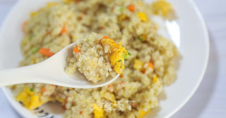 胡萝卜鸡蛋藜麦炒饭的做法步骤：11
