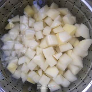 黑胡椒牛肉炒土豆的做法步骤：3