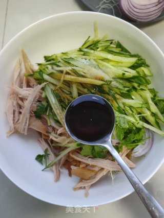 老干妈拌鸡胸肉的做法步骤：6