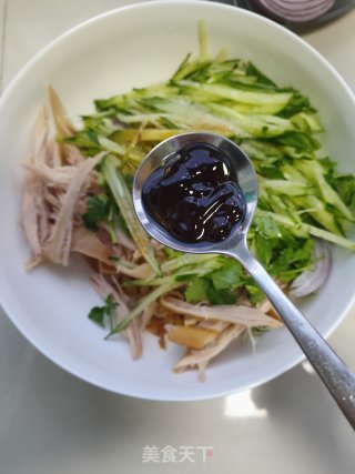 老干妈拌鸡胸肉的做法步骤：7