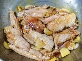 蒜香鸡翅的做法步骤：4