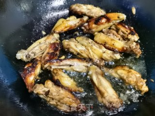 蒜香鸡翅的做法步骤：6