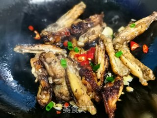 蒜香鸡翅的做法步骤：9
