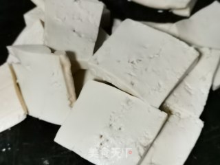 白菜煮豆腐的做法步骤：1
