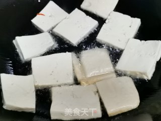白菜煮豆腐的做法步骤：2