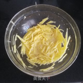 土豆丝饼的做法步骤：4