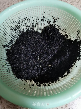 芝麻花生糖的做法步骤：3