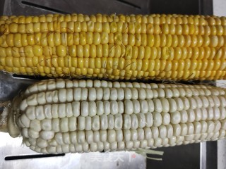 白煮玉米的做法步骤：1