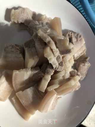 不辣的回锅肉的做法步骤：2