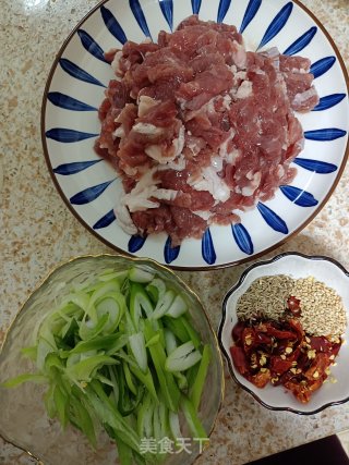 孜然羊肉的做法步骤：4