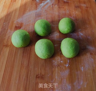 菠菜汁花样馒头的做法步骤：3