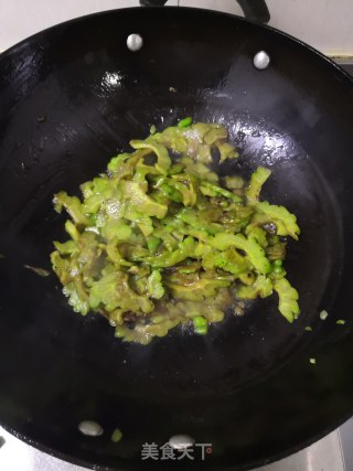 酱香苦瓜的做法步骤：4