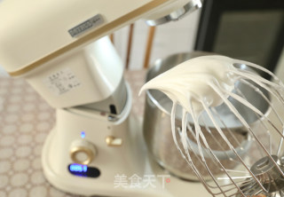 冬天的第一颗草莓~红丝绒草莓蛋糕的做法步骤：7