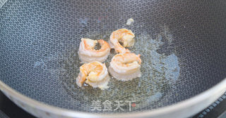 滑蛋虾仁藜麦饭的做法步骤：6