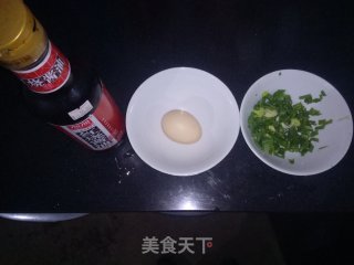 黄金蛋炒饭的做法步骤：1