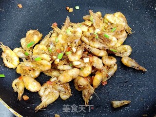 油爆小河虾的做法步骤：10