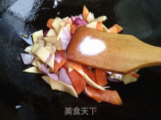 杏鲍菇炒胡萝卜的做法步骤：7