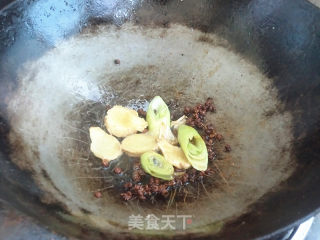 翅根烧土豆的做法步骤：5