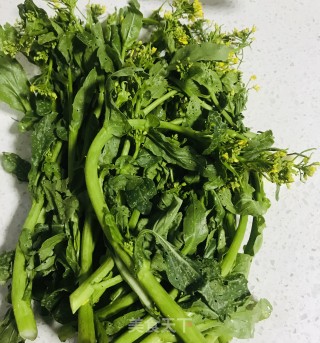 芝麻拌菜心的做法步骤：1