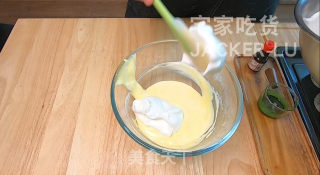 北海道蛋糕杯，超松软蛋糕，香滑可口香草馅，一口爆浆，超好吃！的做法步骤：11