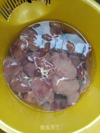 卤鸡肝的做法步骤：1