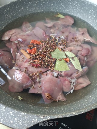 卤鸡肝的做法步骤：3