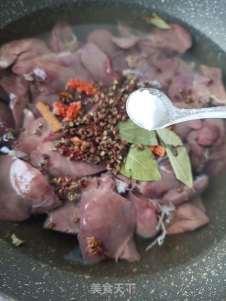 卤鸡肝的做法步骤：4