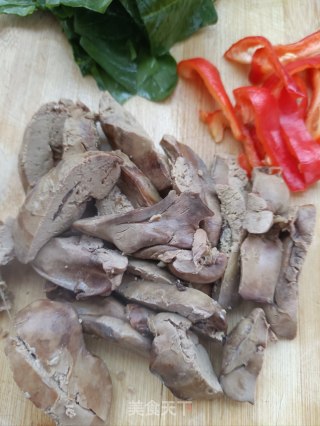 菠菜炒鸡肝的做法步骤：3