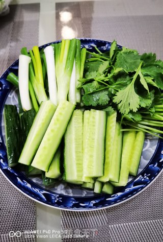 烙春饼  摆春盘  热热闹闹迎接立春的做法步骤：10
