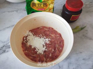 酱炒肉丝的做法步骤：2