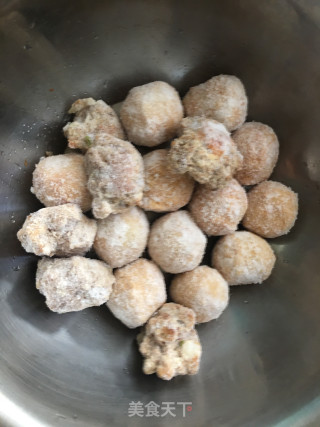 双丸萝卜汤的做法步骤：2