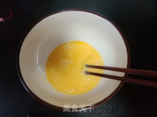 菠菜炒鸡蛋的做法步骤：1