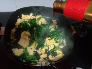 菠菜炒鸡蛋的做法步骤：8