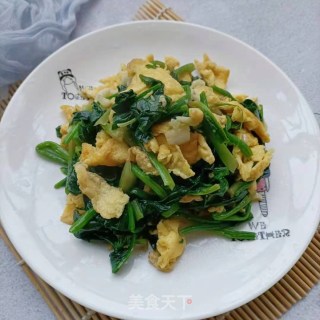 菠菜炒鸡蛋的做法步骤：10