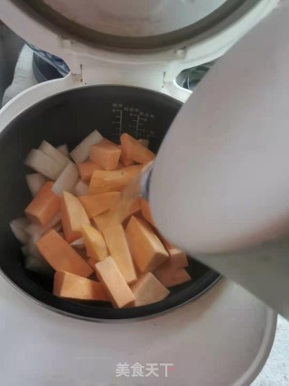 地瓜萝卜汤的做法步骤：8