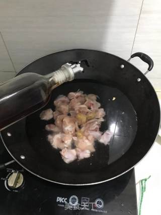 辣炒小鸡腿的做法步骤：1