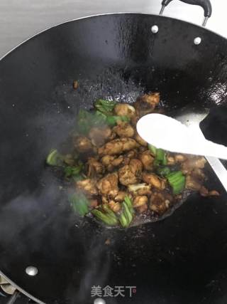 辣炒小鸡腿的做法步骤：7