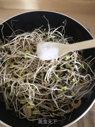 辣椒炒黑豆芽的做法步骤：5