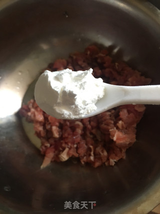 牛肉末炒黑木耳的做法步骤：2