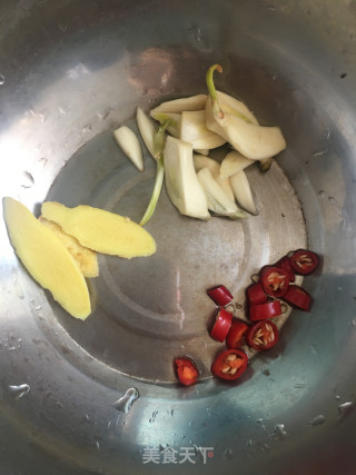 牛肉末炒黑木耳的做法步骤：4