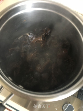 牛肉末炒黑木耳的做法步骤：5